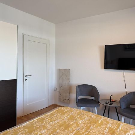 Studio Apartment Harbour PUY Eksteriør bilde